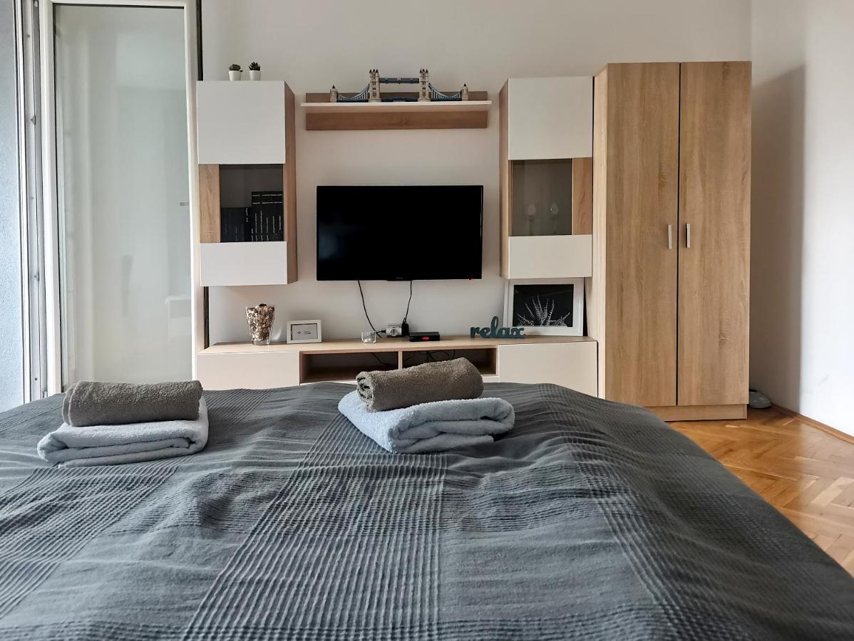 Center Apartment Iva Новий Сад Екстер'єр фото